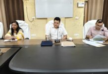 आपदा से बचाव को लेकर डीएम ने की बैठक, दिए आवश्यक दिशा निर्देश