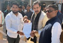 गांव के विकास के लिए प्रधान ने कैबिनेट मंत्री से की मुलाकात, सौंपा पत्रक