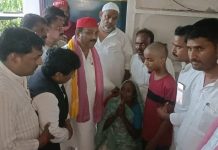 शहीद अरविंद यादव के घर पहुंचे सपा प्रदेश अध्यक्ष, परिवार को दी सांत्वना, नौकरी दिलाने का भरोसा